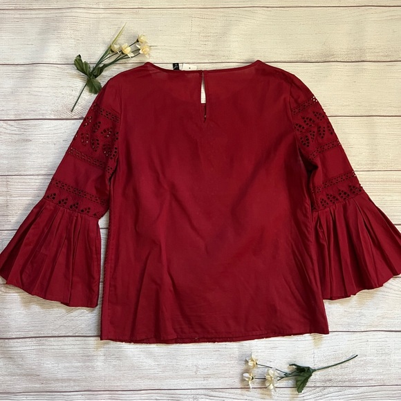 EXPRESS Eyelet Flare Pleated Bell Sleeve Top - Picture 10 of 15